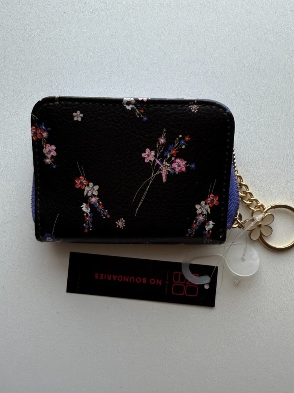 No Boundaries Floral Wallet Keychain NWT Card Holder Coin Purse Zip Around - Picture 3 of 6